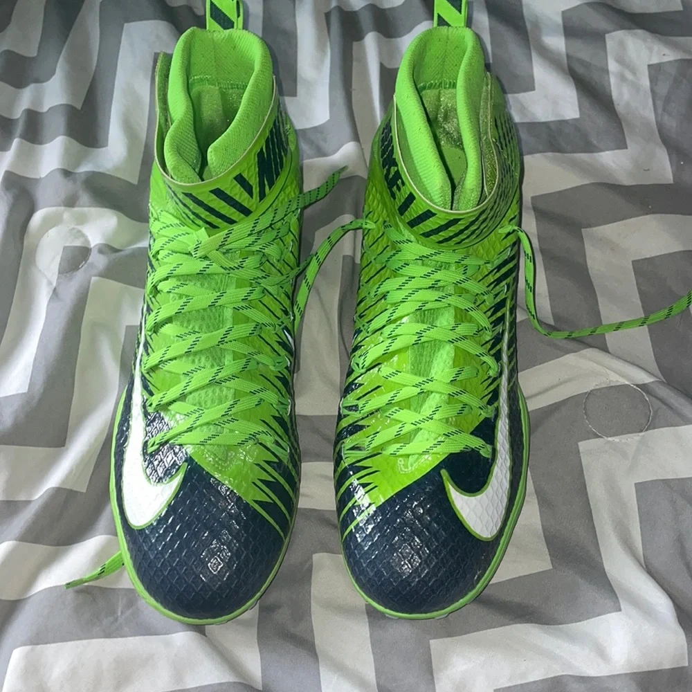 Nike skin football cleats worn once - Picture 1 of 4